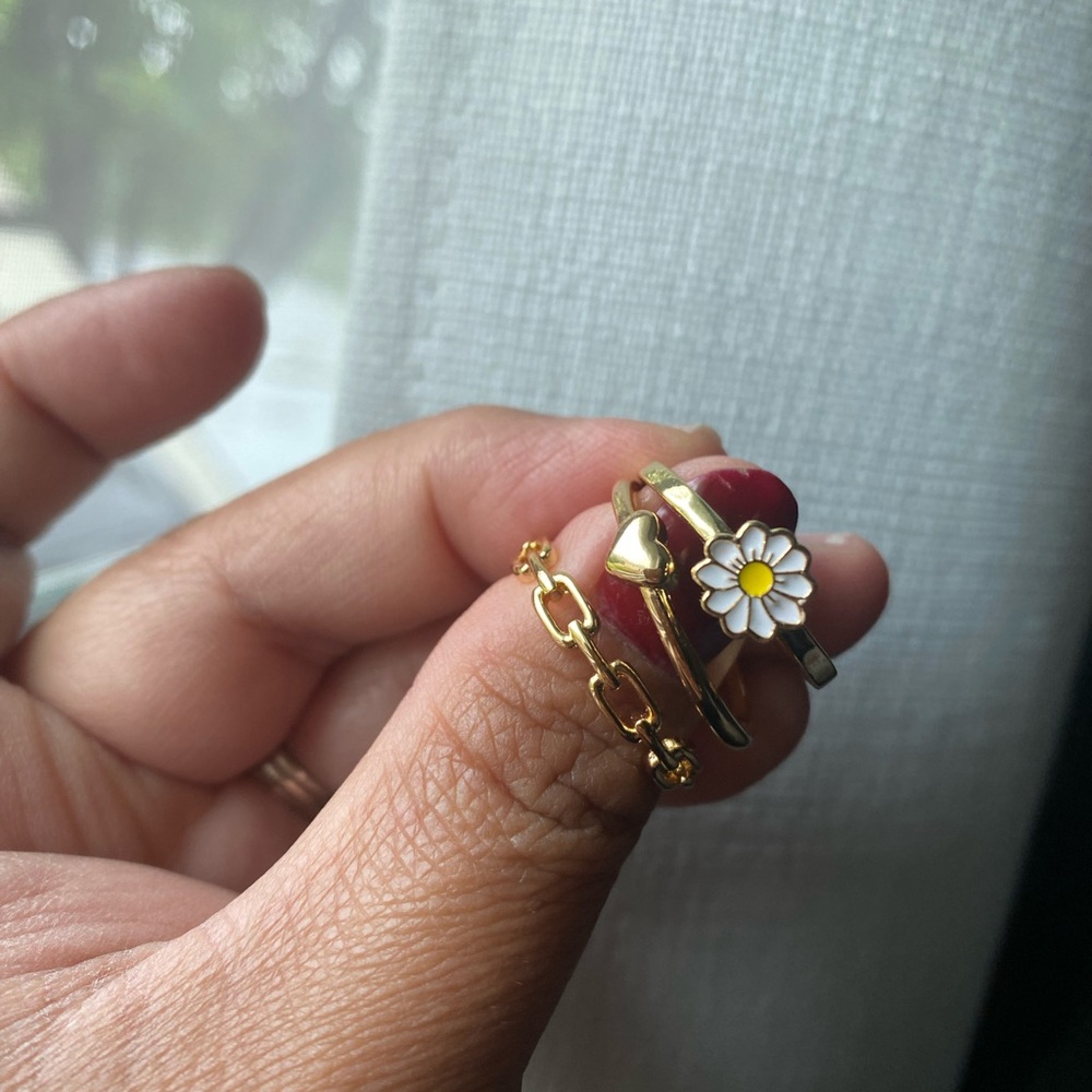 🍄Gold and Red Heart Ring with Daisy Charm